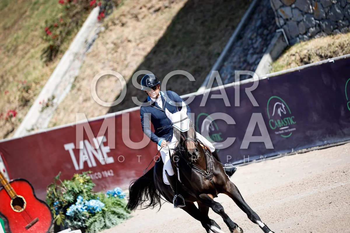 AGUSTIN CARVANTES